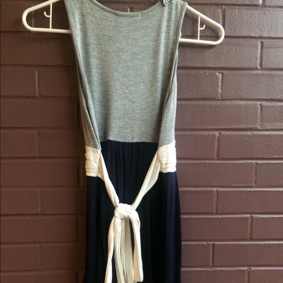 Kids DRESS - Picture 3 of 4